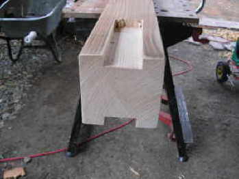 Carportständer mit Aussparungen für den Holzschutz