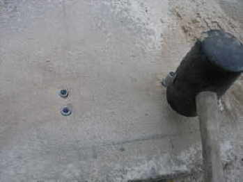 Dübel für die Verbindung Carportständer und Fundament