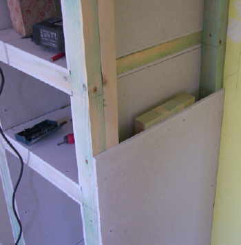 Hohlwanddosen im Schrank