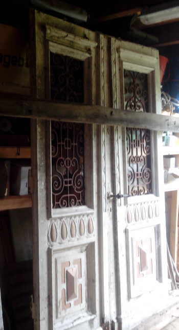 alte Haustür aus Holz