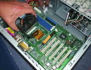 Mainboard einbauen