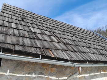 Dacheindeckung mit Holzschindeln